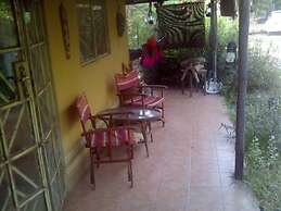 Cottage Sleeps 6 With Private Patios