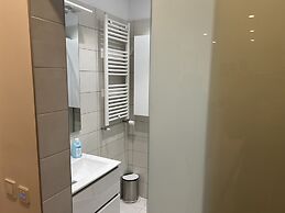 Amazing 2-Room Penthouse Cityview W13