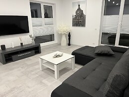 Amazing 2-Room Penthouse Cityview W13