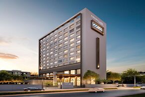 Courtyard By Marriott Vadodara