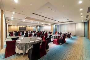 Courtyard By Marriott Vadodara