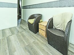 OYO 90431 Cz Hotel