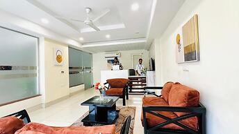 Olive Service Apartment-Golf Course Road