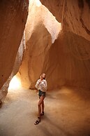 Mak's Cave House
