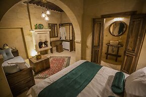 Mak's Cave House