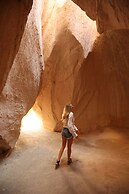 Mak's Cave House