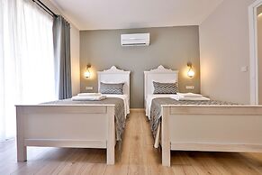 Lora Kas Otel