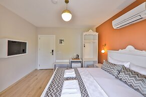 Lora Kas Otel