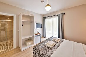 Lora Kas Otel