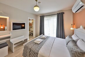 Lora Kas Otel
