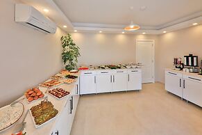 Lora Kas Otel