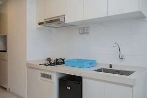 Gorgeous and Comfy Studio Sky House BSD Apartment