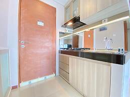 Modern & Cozy 2BR Apartment At Gateway Pasteur