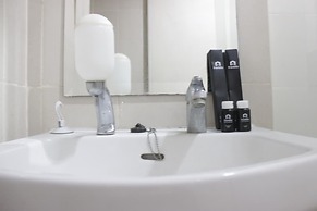 Cozy High Floor 1BR at Parahyangan Residence