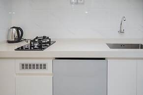 Fancy and Nice Studio at Sky House BSD Apartment
