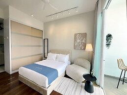 Paragon Suite By Antlerzone