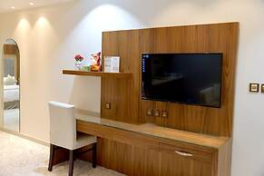 Crown City Hotel