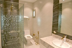 Crown City Hotel