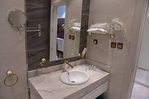 Crown City Hotel