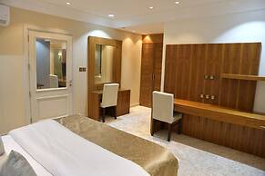 Crown City Hotel