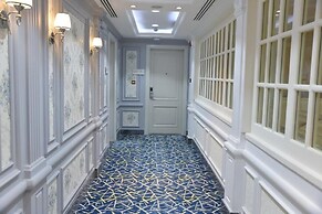 Crown City Hotel