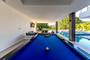 Ultra Modern Villa with Chef & Maid