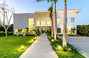 Ultra Modern Villa with Chef & Maid