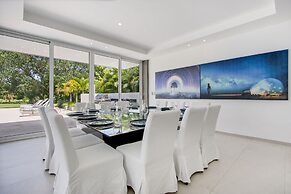 Ultra Modern Villa with Chef & Maid