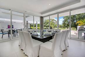 Ultra Modern Villa with Chef & Maid