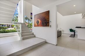 Ultra Modern Villa with Chef & Maid
