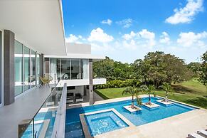 Ultra Modern Villa with Chef & Maid