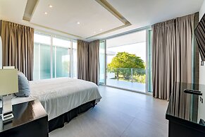 Ultra Modern Villa with Chef & Maid
