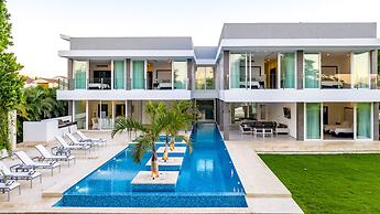 Ultra Modern Villa with Chef & Maid