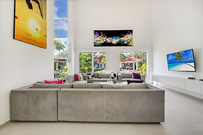 Ultra Modern Villa with Chef & Maid