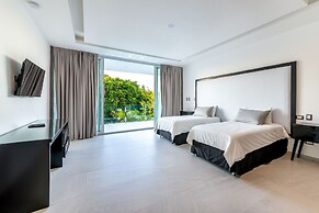 Ultra Modern Villa with Chef & Maid