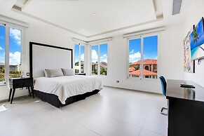 Ultra Modern Villa with Chef & Maid