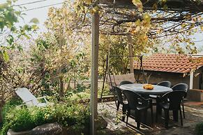 Remarkable 4-bed Apartment in Joppolo