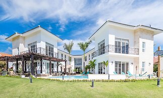 Amazing Private Villa with Chef & Maids