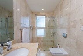 Amazing Private Villa with Chef & Maids