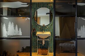 Riva Boutique Hotel & Restaurant