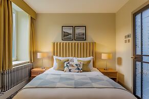 Riva Boutique Hotel & Restaurant