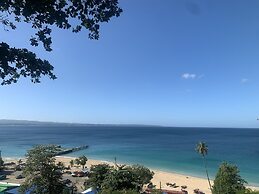 Comfy apartment 8 minute walk from beach