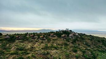 Lions Bluff Lodge