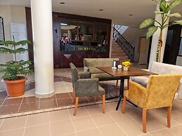 Flora Hotel
