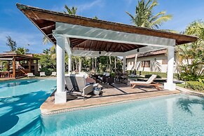 Beautiful Villa with Pool Gym and Maid