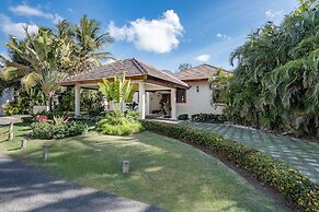 Beautiful Villa with Pool Gym and Maid