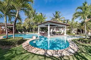 Beautiful Villa with Pool Gym and Maid