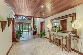 Beautiful Villa with Pool Gym and Maid