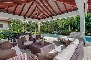 Beautiful Villa with Pool Gym and Maid