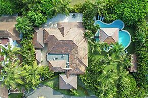 Beautiful Villa with Pool Gym and Maid
